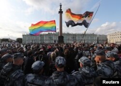 Еще в 2019 году ЛГБТ-сообщество могло, хоть и не без проблем, проводить свои акции в России. Сейчас это невозможно