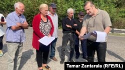 წალენჯიხის მერი გია ხარჩილავა აქციის მონაწილეებს ხვდება