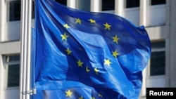 За словами одного неназваного дипломата, якого цитує агентство Reuters, переговори між представниками ЄС розпочинаються об 11:00 за київським часом і, як очікується, будуть напруженими
