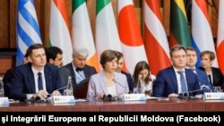 Mircea Abrudean, secretarul general al guvernului României, Catherine Colonna, ministra Franței pentru Europa și Afaceri Externe și Dorin Recean, prim-ministrul R. Moldova, la cea de-a 4-a ediție a Platformei de sprijin pentru Moldova, 17 octombrie 2023.