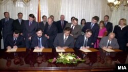 Потпишување на Рамковниот договор 2001