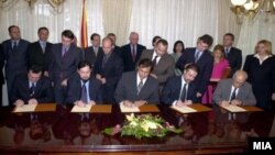 Потпишувањето на Рамковниот договор во 2001 година