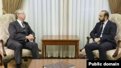 Armenian Foreign Minister Ararat Mirzoyan meets Russian Deputy Foreign Minister Mikhail Galuzin in Yerevan, April 25, 2023.