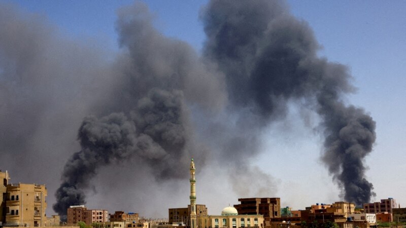Shpërthime në Kartum, ushtria e Sudanit kërkon vullnetarë