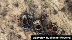 Знищені російські танки поблизу Богородичного на Донеччині, архівне фото