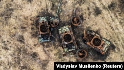 Знищені російські танки поблизу Богородичного на Донеччині, архівне фото