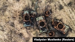 Знищені російські танки поблизу Богородичного на Донеччині, архівне фото