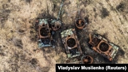 Знищені російські танки поблизу Богородичного на Донеччині, архівне фото