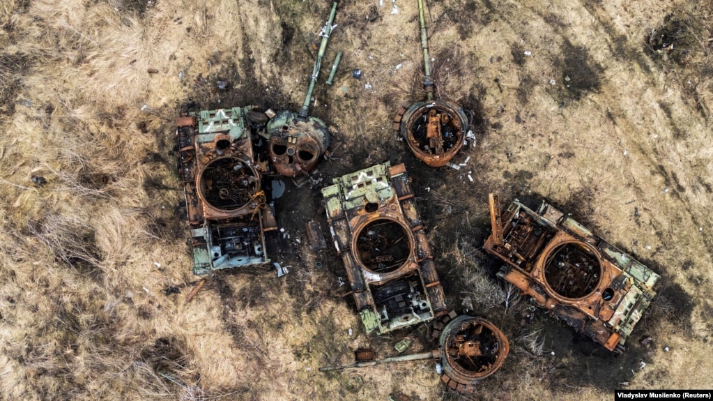 Знищені російські танки поблизу Богородичного на Донеччині, архівне фото