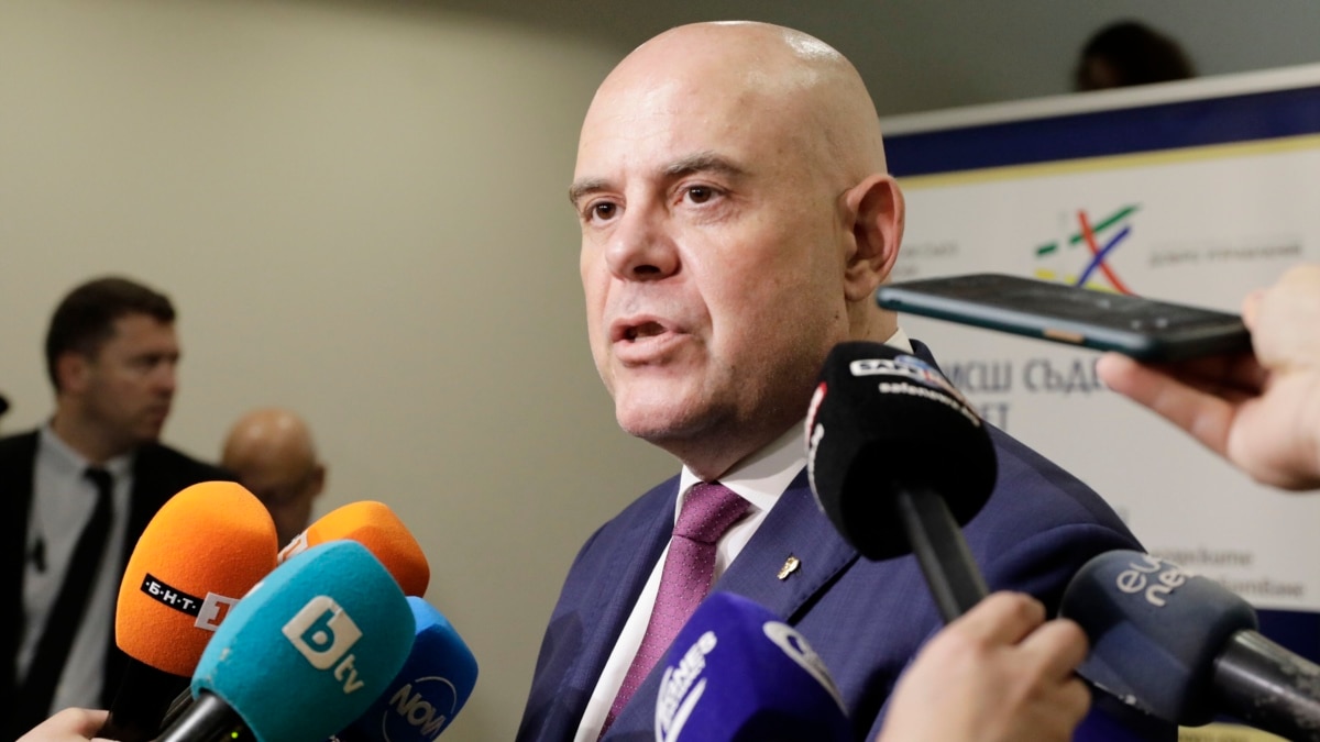 Controversial Bulgarian Prosecutor-General Is Out, But It's Not A Victory For Judicial Independence - Vimarsana News