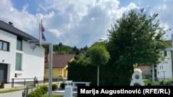 Igralište i spomenik djeci ubijenoj 1993. u Vitezu, u centralnoj Bosni (fotoarhiva)