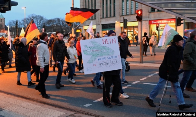 Një protestë në Kemnic, e organizuar nga partitë e ekstremit të djathtë më 18 mars 2024.