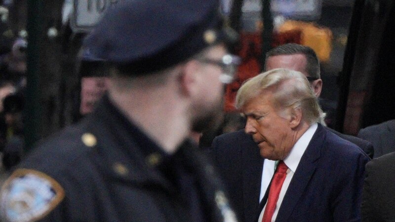 Trump u New Yorku gdje će pojaviti pred sudom