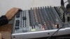 رادیو « نهاد» در شهر مزارشریف نشرات خود را از سر گرفت 