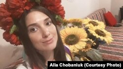 За словами матері Марини Чобанян, грузинські правоохоронці не повернули їй український прапор