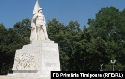 Monumentul soldatului „sovietic” sau „român” sau „necunoscut” din Timișoara este realizat de ion Vlad din marmură de Ruschița.