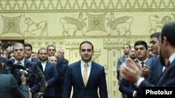 Armenia - New Yerevan Mayor Tigran Avinian prepares to take the oath of office, October 13, 2023.