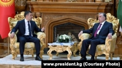 Президенты Кыргызстана и Таджикистана Садыр Жапаров и Эмомали Рахмон. Душанбе. 