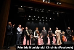 Mai mulți artiști, alături de Ion Ceban, pe scenă, la concertul din Viena, organizat de Primăria municipiului Chișinău.