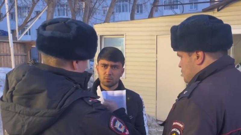 Россия «наказывает» таджикских мигрантов отказами во въезде и депортациями 