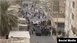 نمایی از یک ویدئوی مربوط به اعتراضات جمعه ۲۸ مهرماه در زاهدان