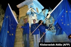 Csatlakozási ünnep a budapesti Hősök terén