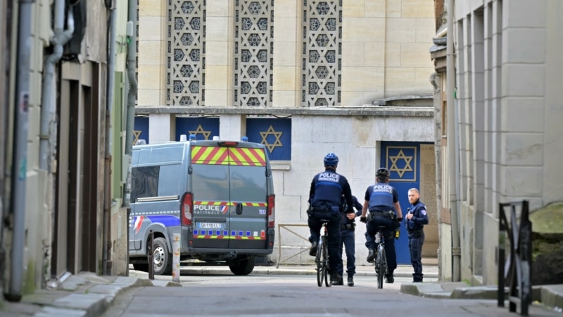 Ֆրանսիայի ոստիկանությունը սպանել է սինագոգը հրկիզելուց հետո ոստիկաններին սպառնացող տղամարդուն 