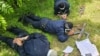 Fotografiile Ministerului sârb de Interne arată momentul arestării celor trei ofițeri de poliție din Kosovo