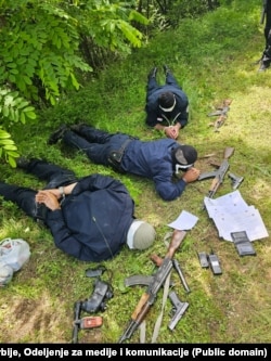Fotografija, kako je navela Srbija, "uhapšenih" pripadnika Policije Kosova, 14. juni 2023.