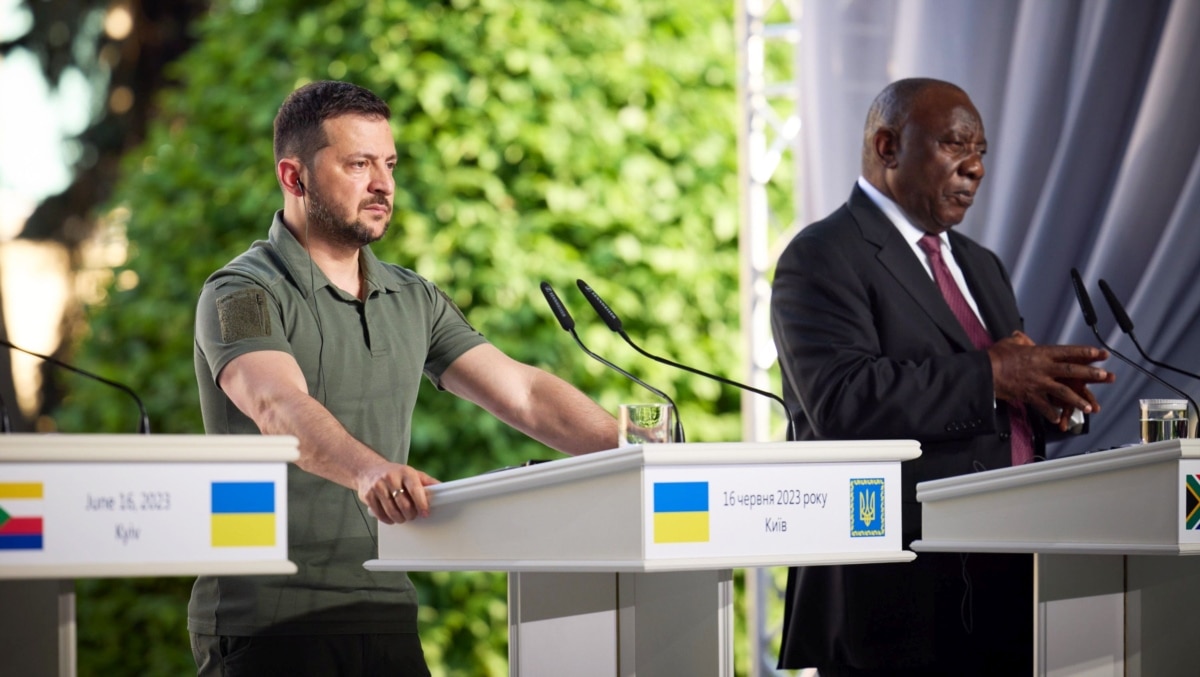 Зеленський провів переговори із президентом ПАР, який контакував з російською стороною