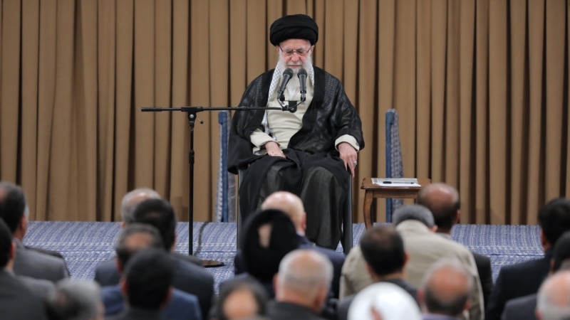 خامنه‌ای در دیدار با پزشکیان و نمایندگان خواستار شنیده شدن «صدای واحد» در کشور شد