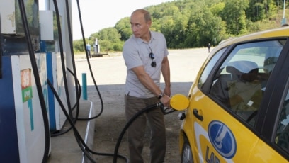 На бензиностанцията почва да ѝ свършва бензинът Русия увеличи вноса