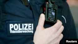 Գերմանացի ոստիկան, արխիվ