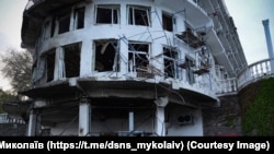 Последствия удара по гостинице в Николаеве, 28 апреля 2024 года
