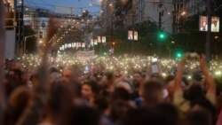 'Želimo promene': Poruke mladih na protestu protiv nasilja u Beogradu 