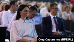 Procurorii Cristina Gladcov (stânga) și Vitalie Codreanu (dreapta). Imagine de la Adunarea Generală a Procurorilor din 23 august 2023