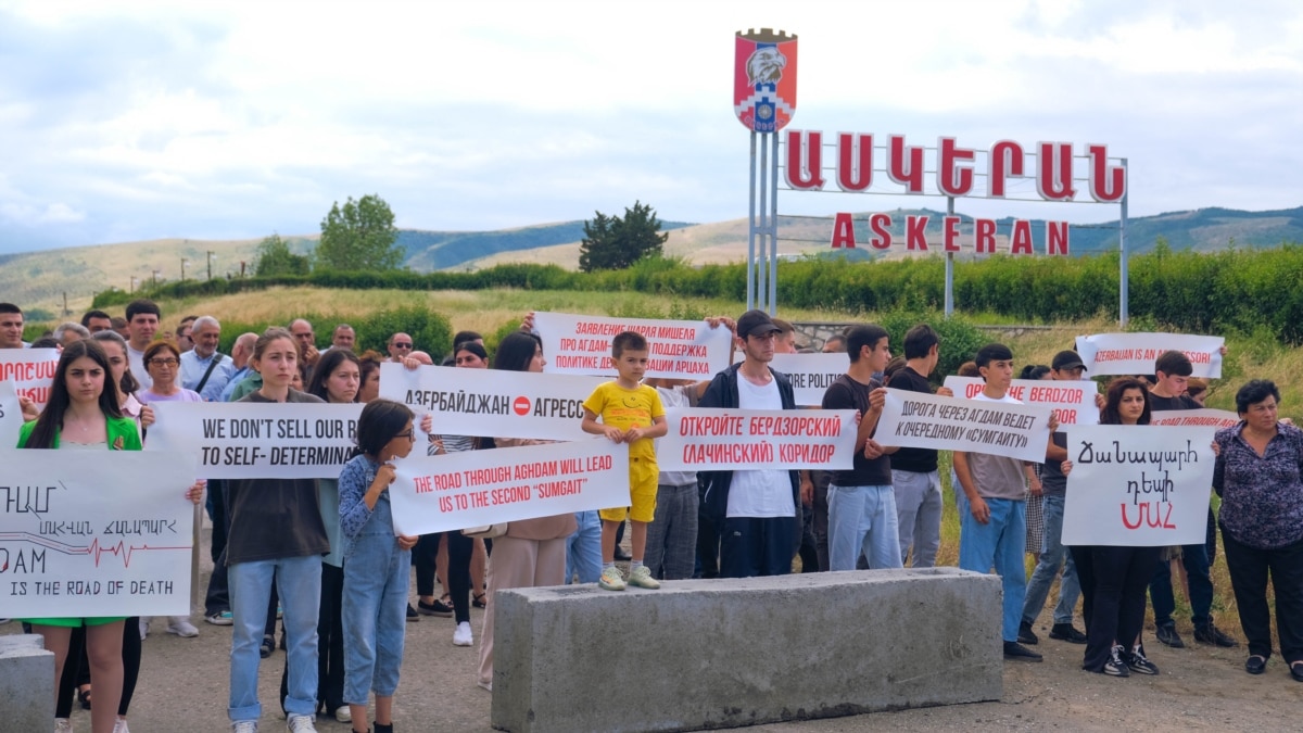 Amid blockade, Azerbaijan is accused of trying to 'psychologically attack'  Armenians in Karabakh 