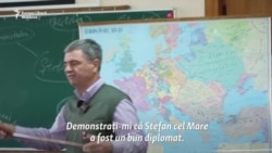 Samir și Samira, doi frați de etnie romă, cu burse de merit: „Mama ne-a îndemnat să învățăm”