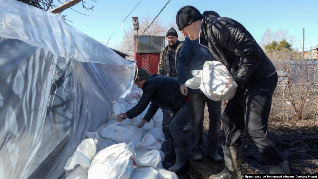 Противопаводковое укрепление в Ишиме