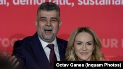 Liderul PSD, Marcel Ciolacu, a încercat să-i dea Gabrielei Firea un premiu de consolare - locul trei pe listele pentru europarlamentare. Până la urmă a fost nevoit să-i accepte candidatura și la Primăria Capitalei, după retragerea lui Cătălin Cîrstoiu. 