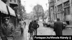 Qyteti bullgar Pllovdiv më 1986 me rrugë të dëmtuara.
