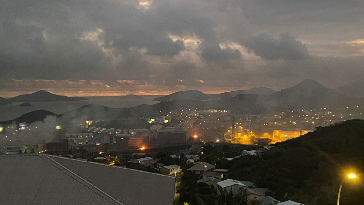 Всичко започва заради изборни промени. Проблемът обаче се корени доста