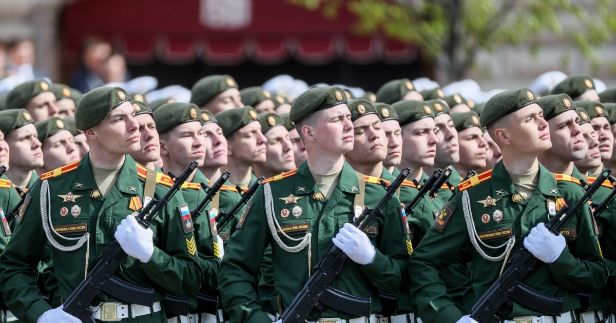 Кремль пояснив, чому парад 9 травня відбудеться без техніки