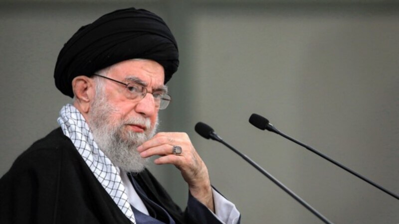 اظهارات خامنه‌ای در جمع معلمان: از معلم توقع داریم احساس مسئولیت کند