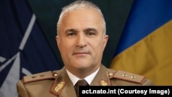 Înainte să ocupe funcții în structuri ale NATO, generalul Adrian Ciolponea a avut misiuni externe în Afganistan și Congo.