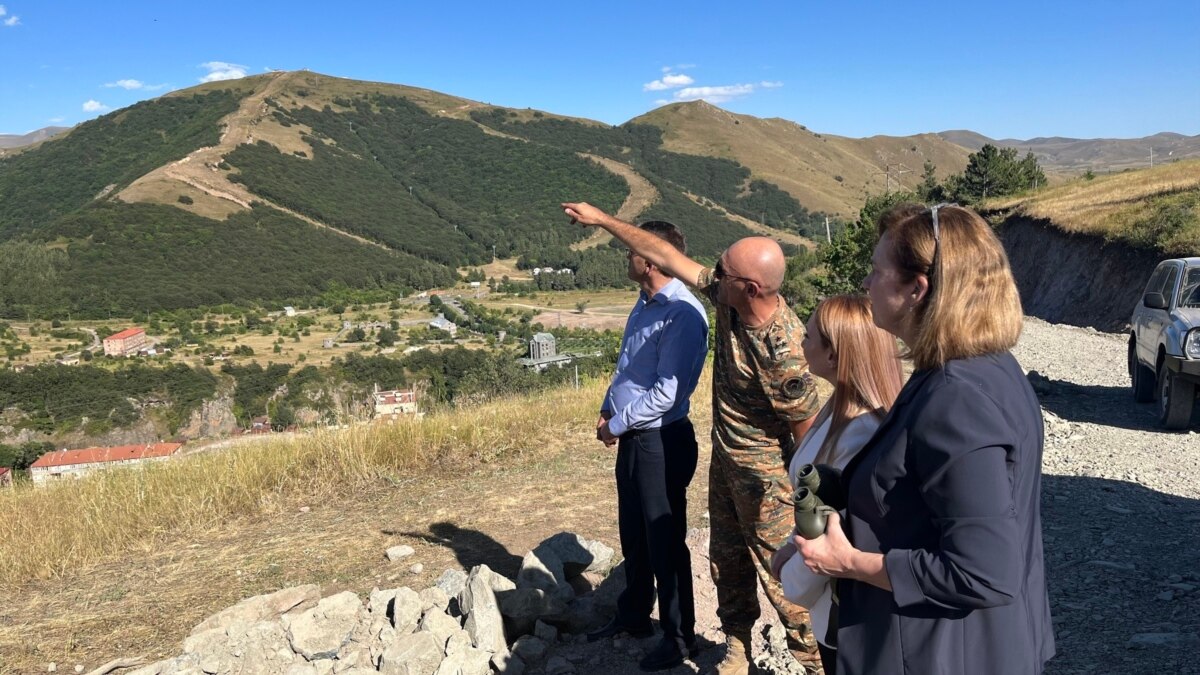 U.S. Envoy Emphasizes Support For Armenia's Sovereignty, Security On Trip To Border Region - Vimarsana News