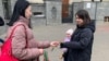 Казанның Бауман урамында татар тасмаларын тарату