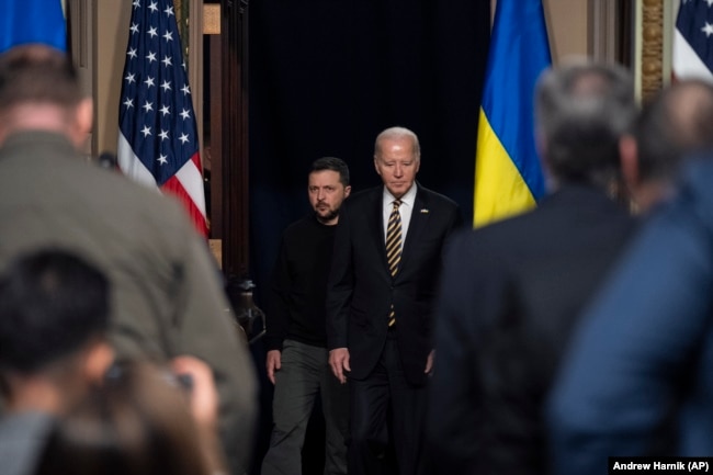 Джо Байден и Владимир Зеленский на пресс-конференции в Вашингтоне 12 декабря