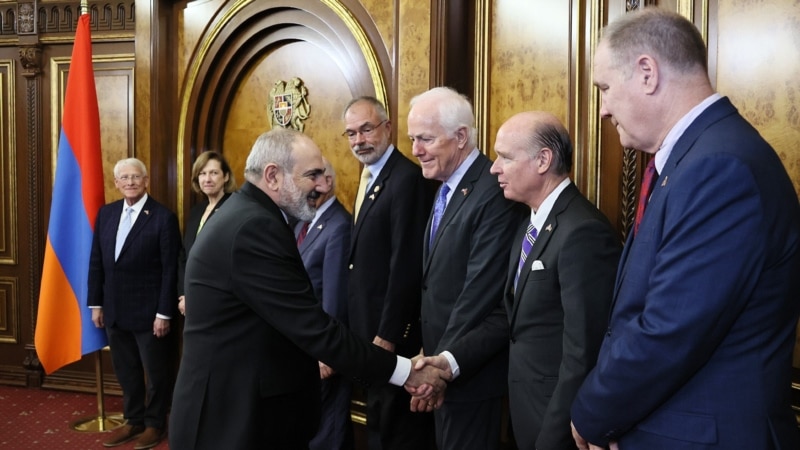 U.S. Lawmakers Visit Armenia, Praise Its Government