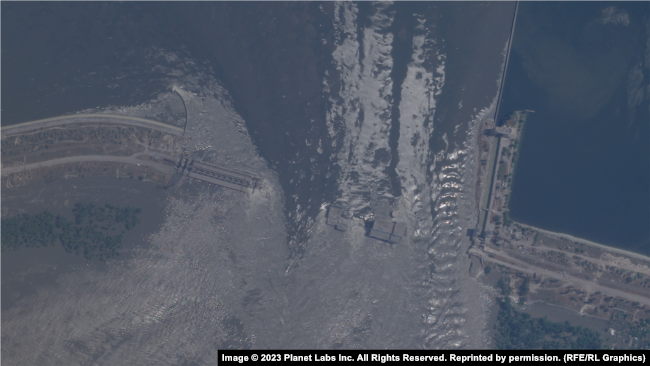 Каховська ГЕС після руйнування дамби, супутниковий знімок Planet Labs, червень 2023 року